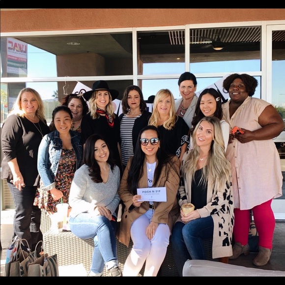 Poshmark Turns 9. Come celebrate with us virtually - Picture 8 of 13